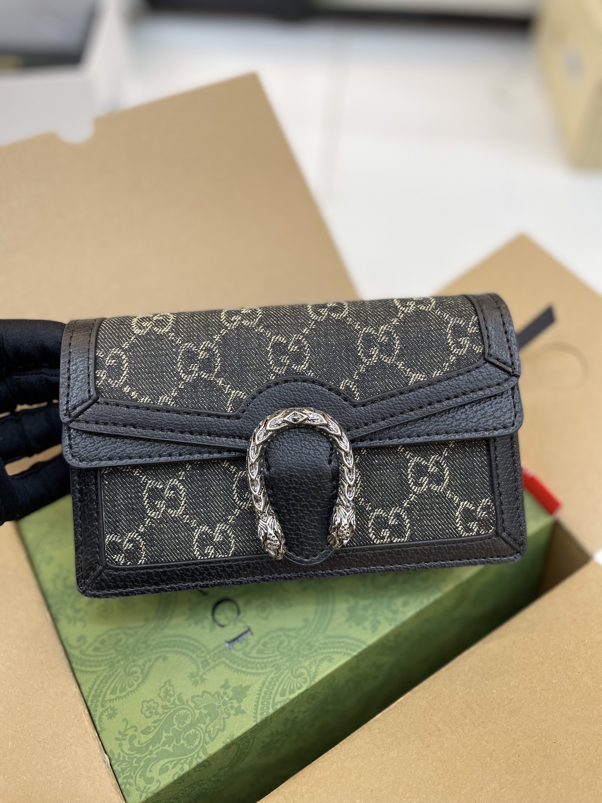 Túi Xách Gucci Dionysus Super Màu Đen Khóa Bạc Size 18cm